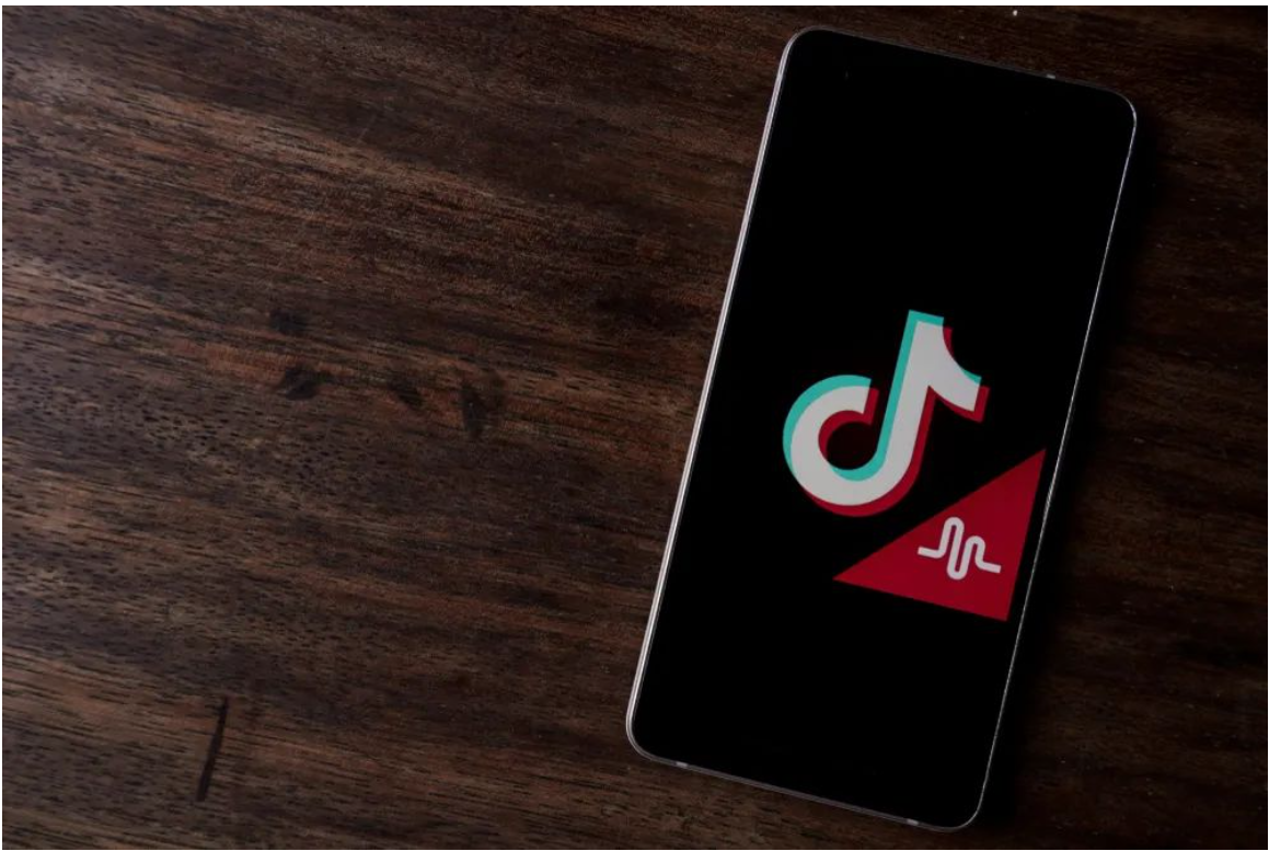 I deputati statunitensi chiedono a ByteDance di cedere TikTok entro 165 giorni Nelle prime sei settimane di quest'anno, le vendite di iPhone in Cina sono diminuite del 24% su base annua.